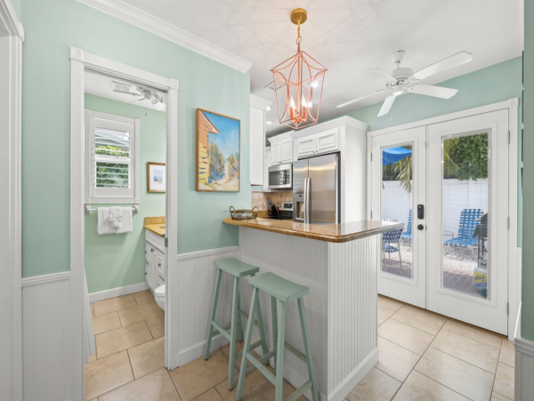 Holmes Beach Vacation Home with Pool 4 houses to beach